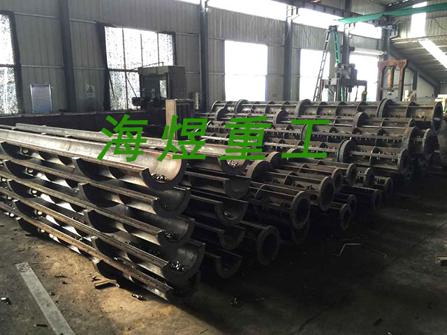 未經(jīng)車床加工的井管模具半成品