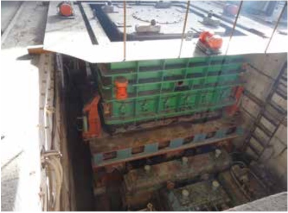 振動(dòng)臺(tái)成型混凝土箱涵